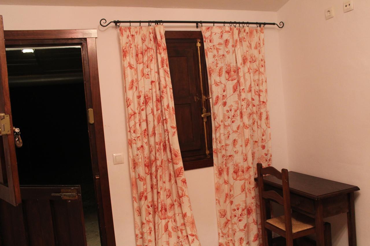 Hotel Rural Puerta De Monfrague Вильяреаль-де-Сан-Карлос Экстерьер фото